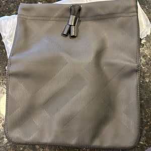 NWT Burberry Toiletry Bag Travel Case